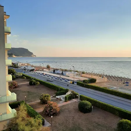 Il Balcone Sul Conero 아파트 *